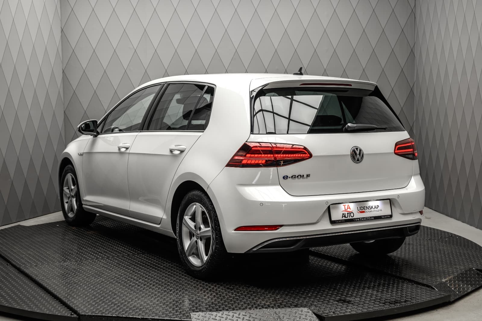Volkswagen Golf - bilde 1