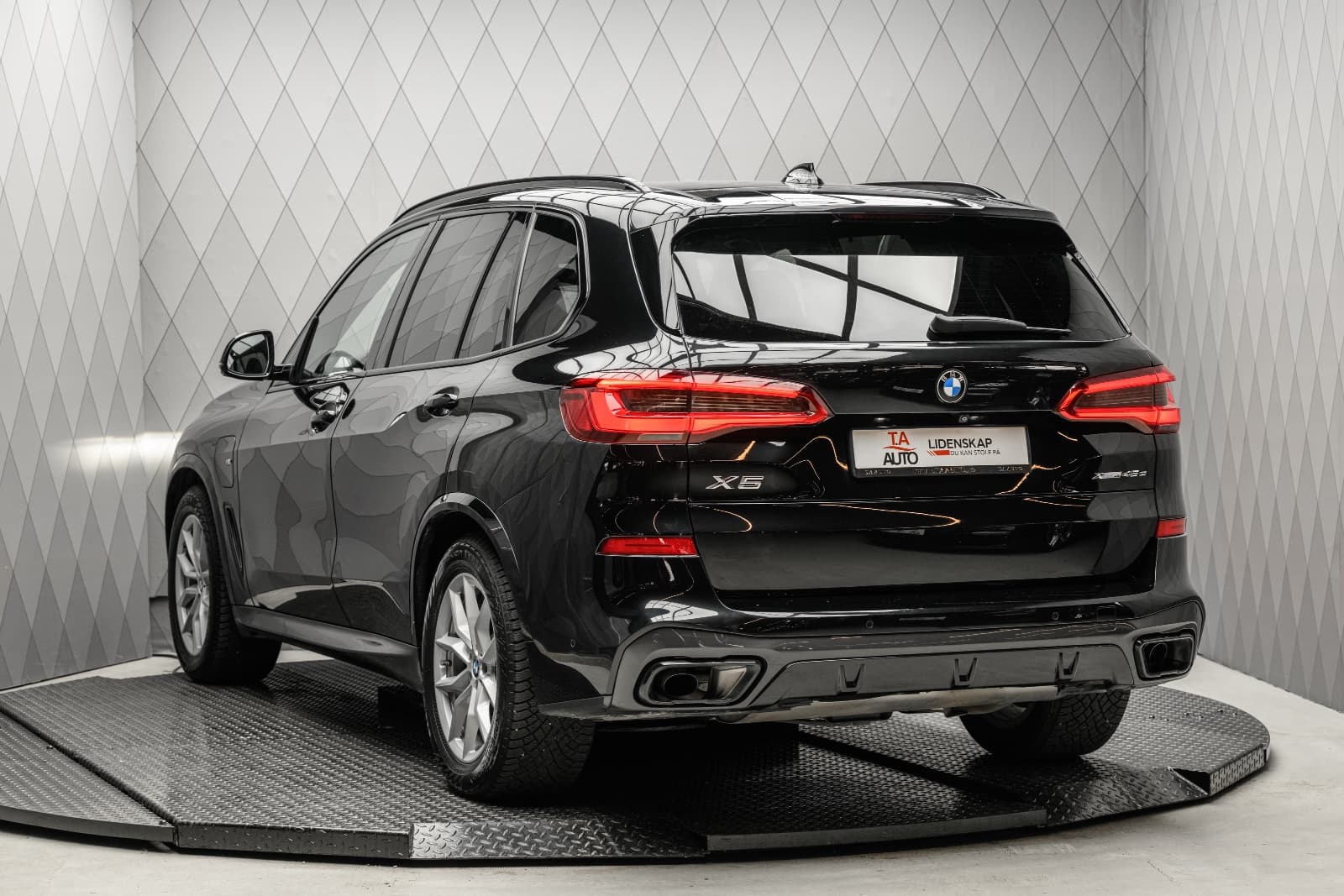 BMW X5 - bilde 1
