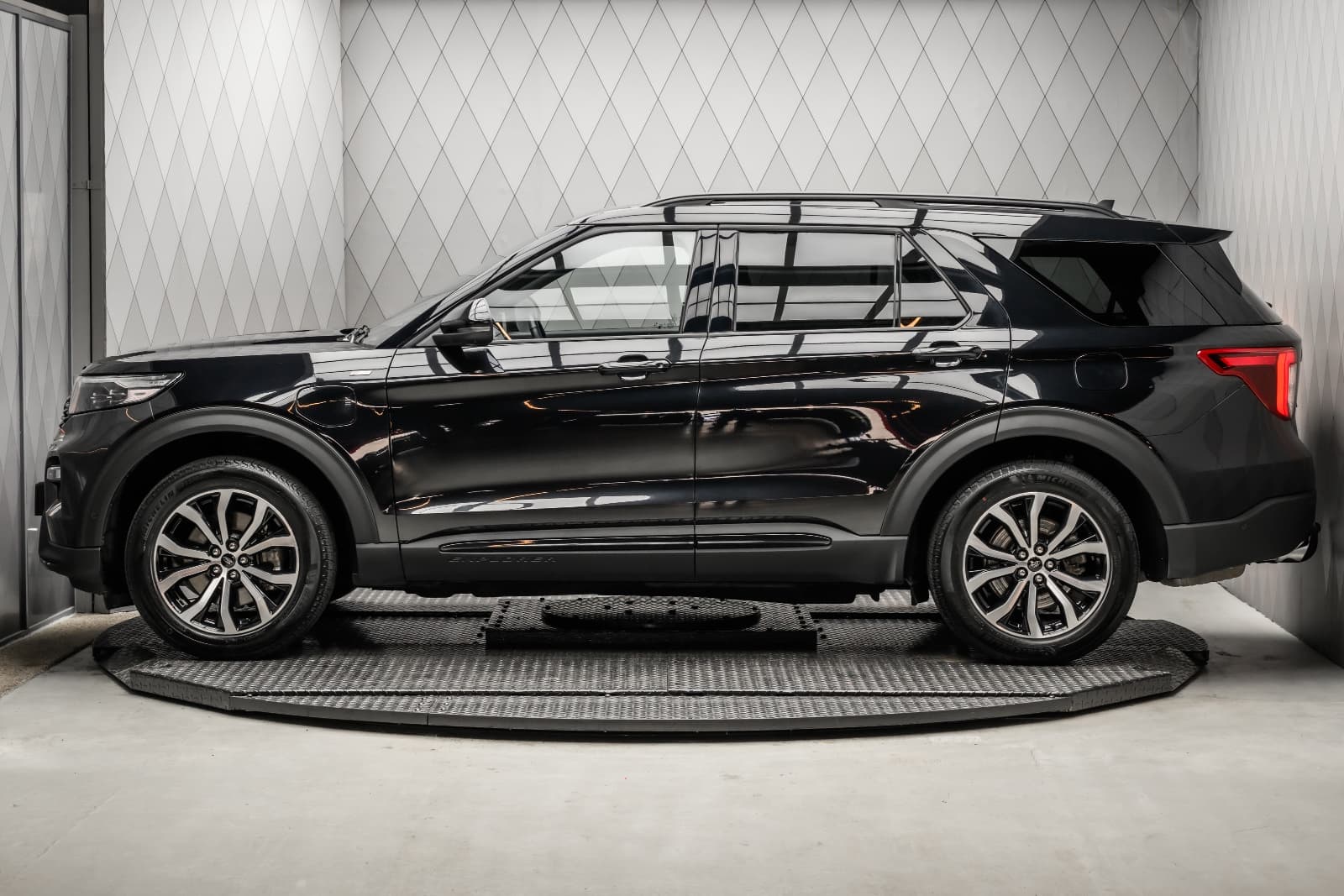 Ford Explorer - bilde 9