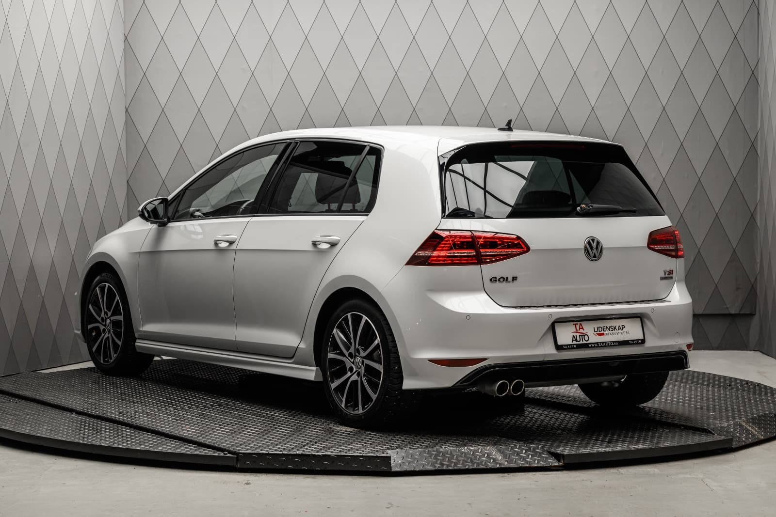 Volkswagen Golf - bilde 1