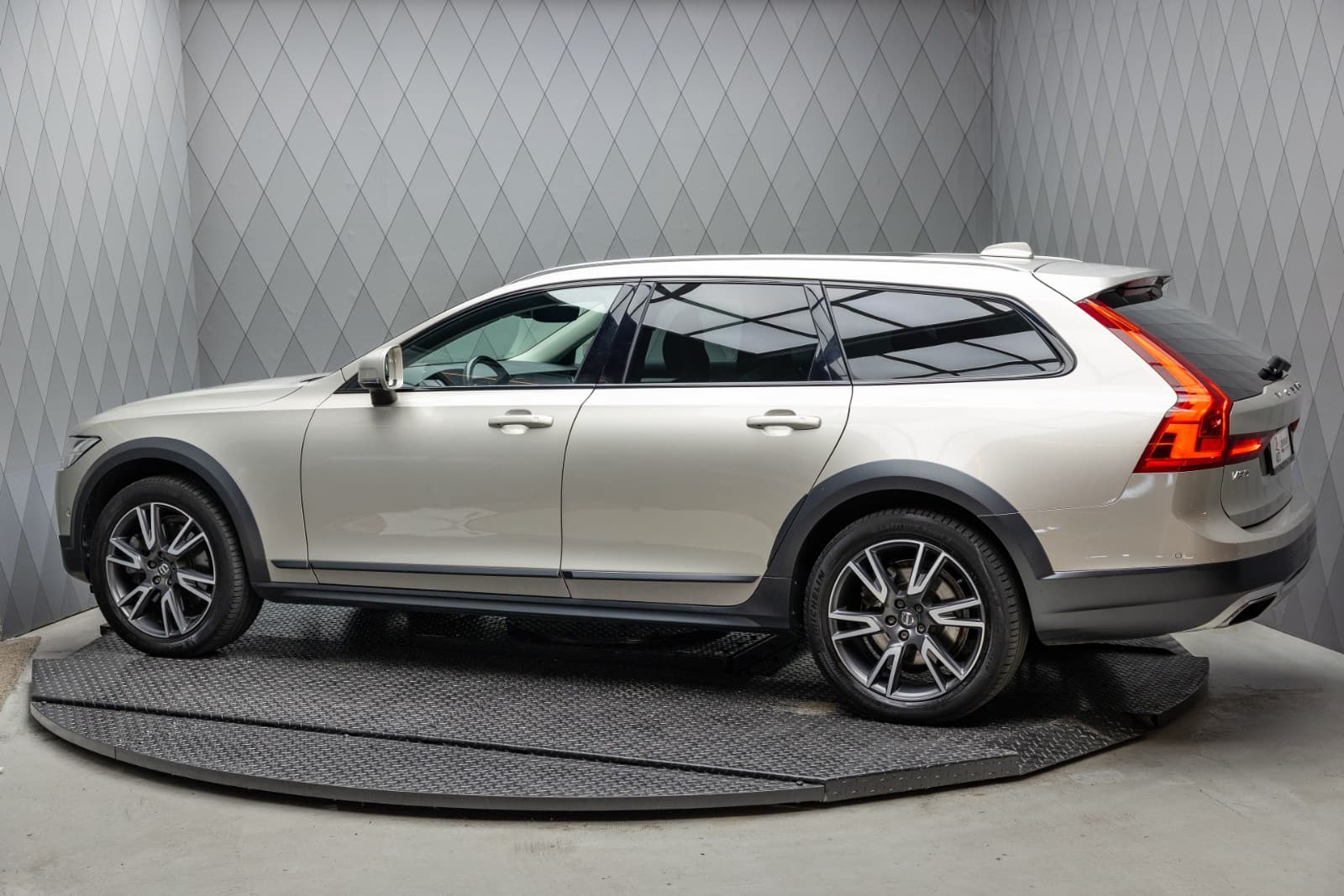 Volvo V90 Cross Country - bilde 8