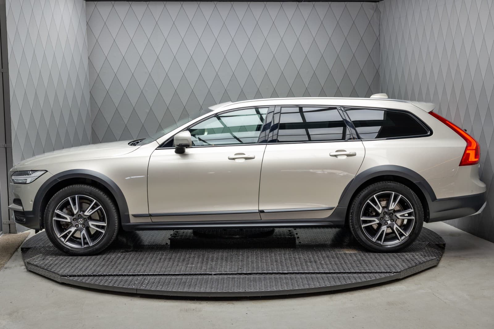 Volvo V90 Cross Country - bilde 9