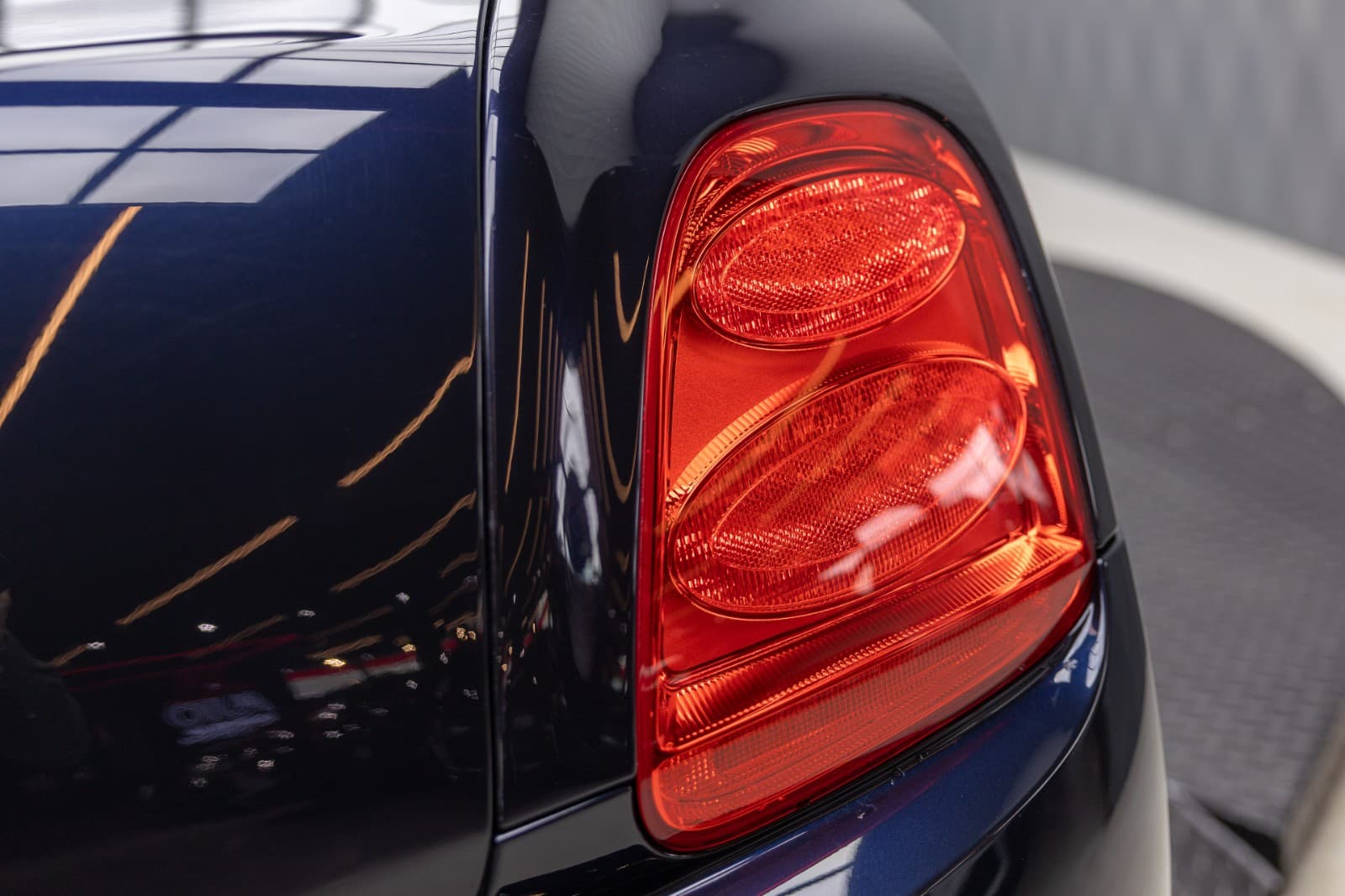 Bentley Flying Spur - bilde 7