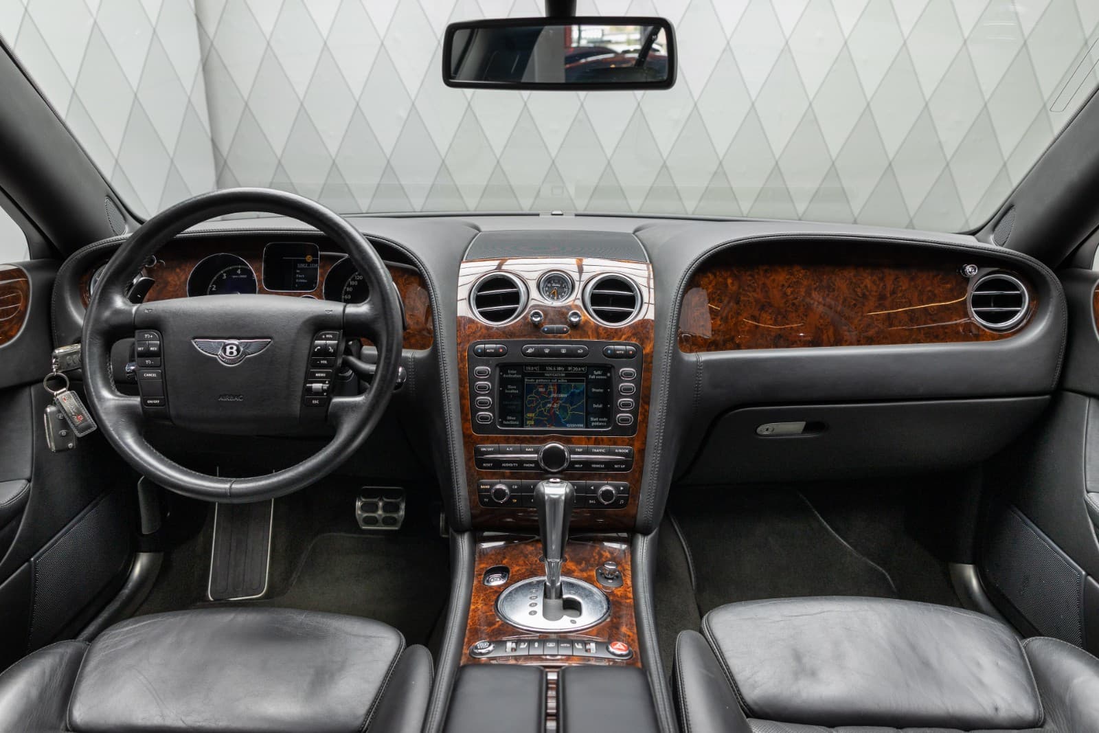 Bentley Flying Spur - bilde 14