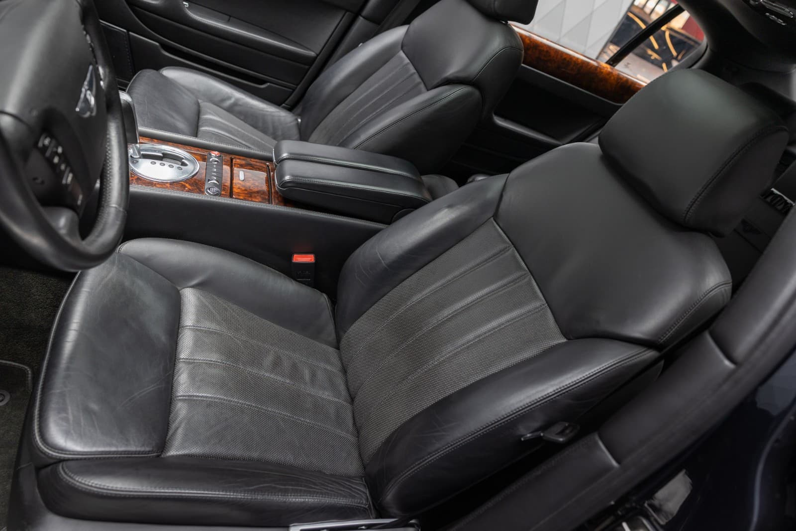 Bentley Flying Spur - bilde 19