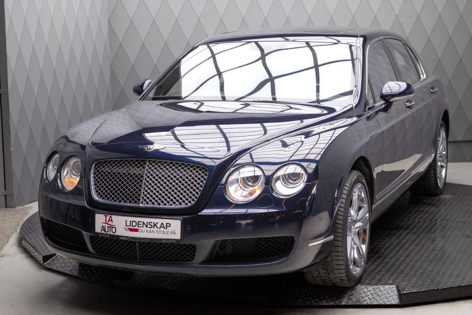 Bentley Flying Spur - bilde 3