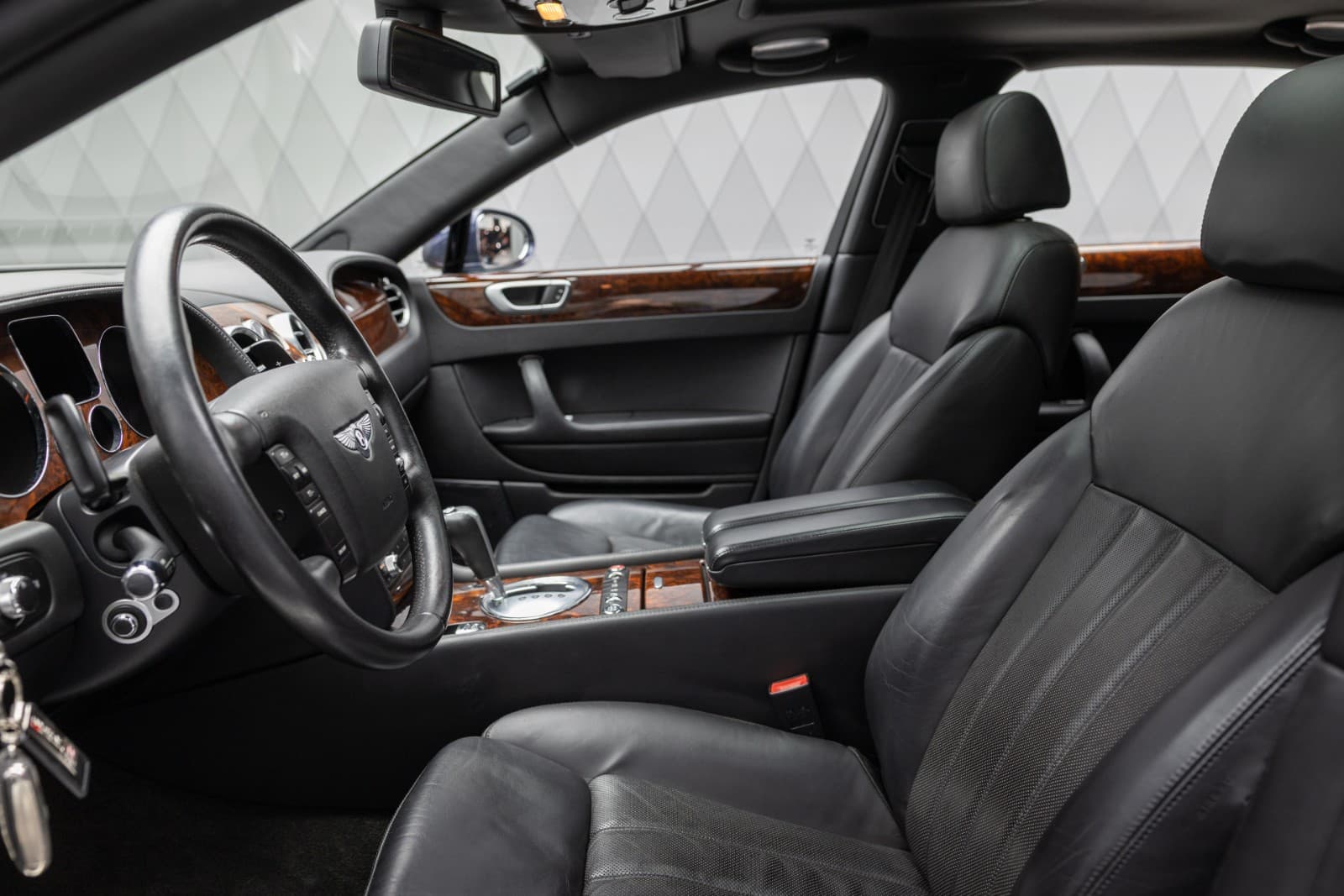 Bentley Flying Spur - bilde 21