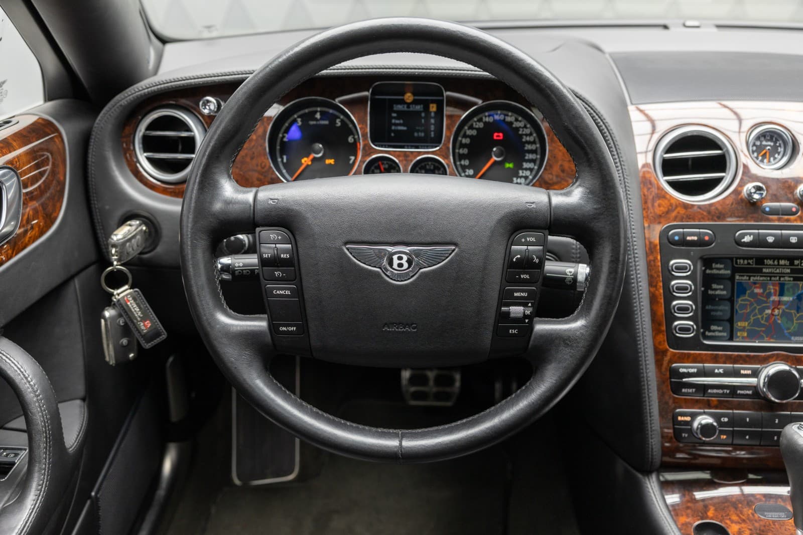 Bentley Flying Spur - bilde 22