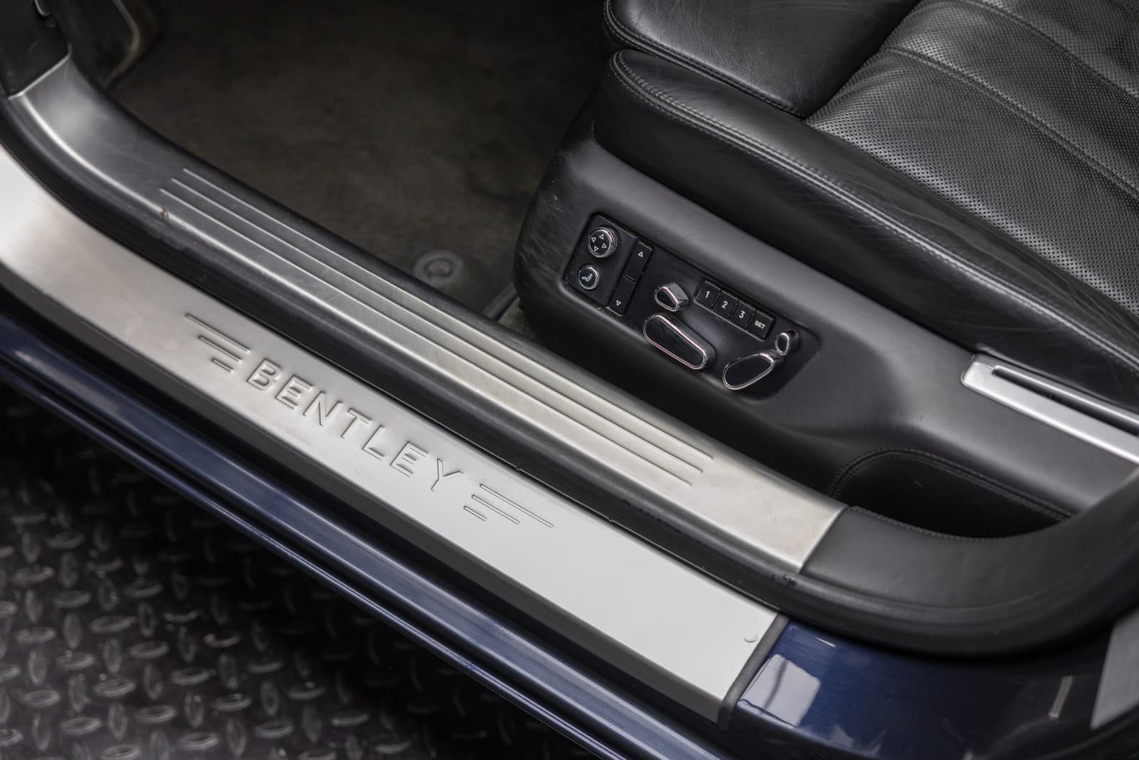 Bentley Flying Spur - bilde 17