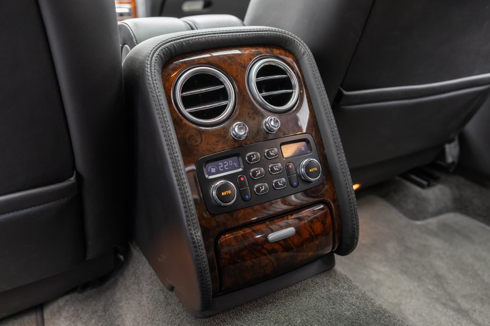 Bentley Flying Spur - bilde 36