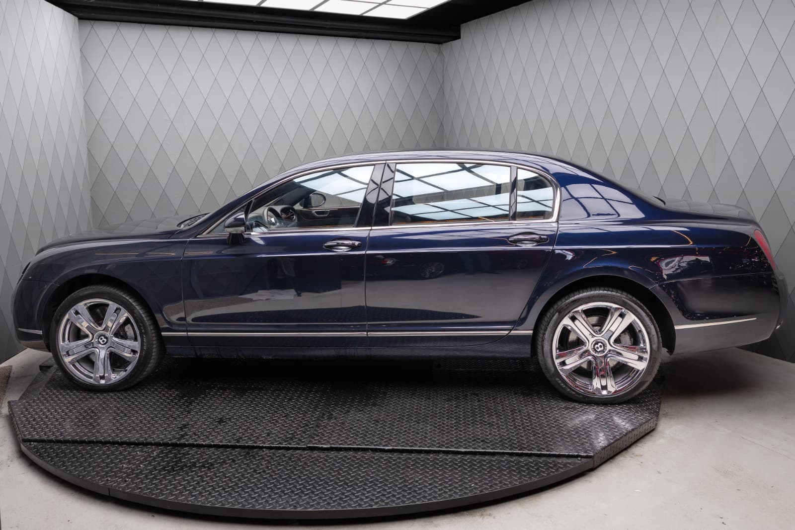 Bentley Flying Spur - bilde 9