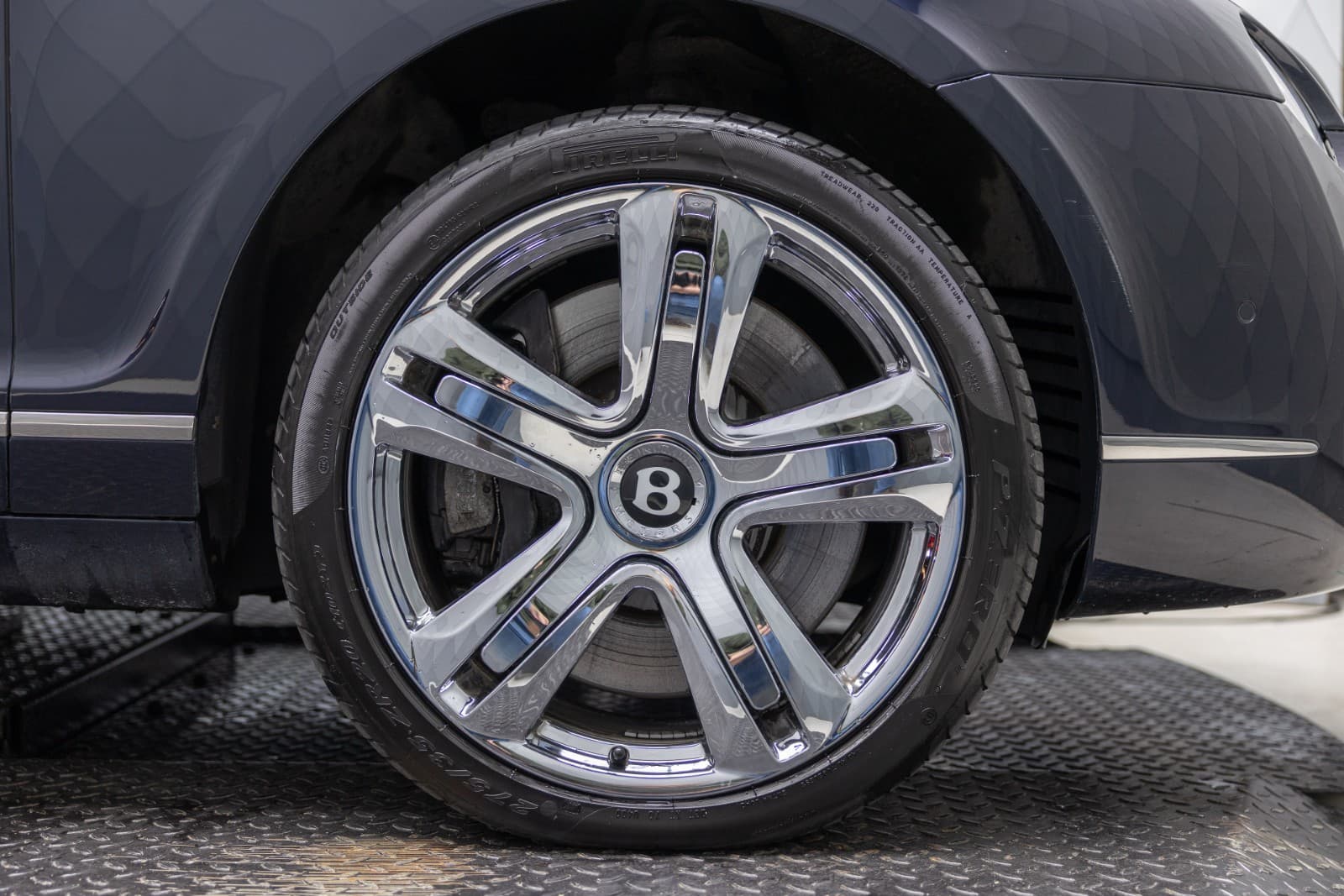 Bentley Flying Spur - bilde 12