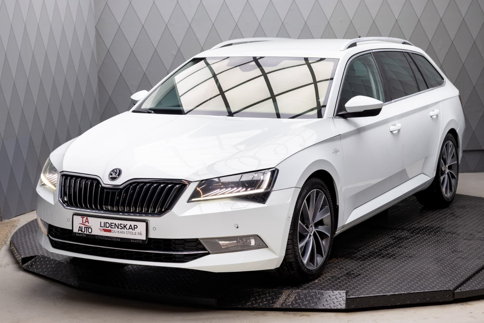 Skoda Superb - bilde 3