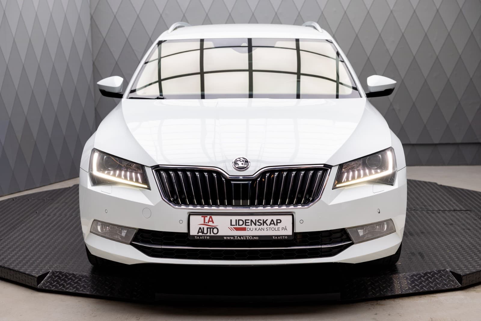 Skoda Superb - bilde 4