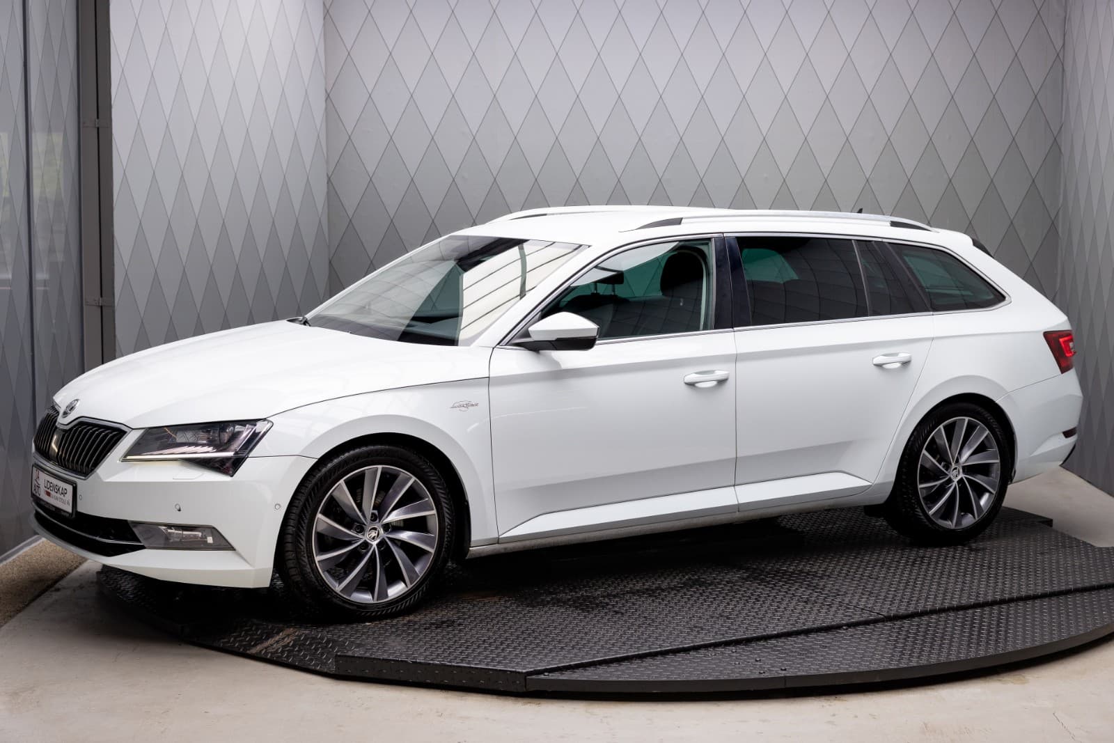 Skoda Superb - bilde 2