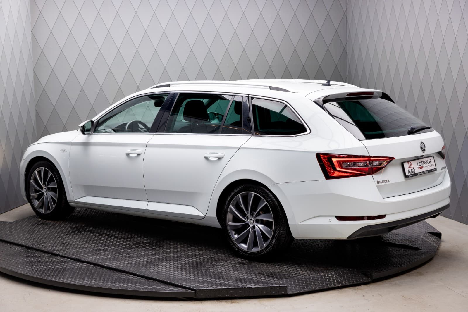 Skoda Superb - bilde 7