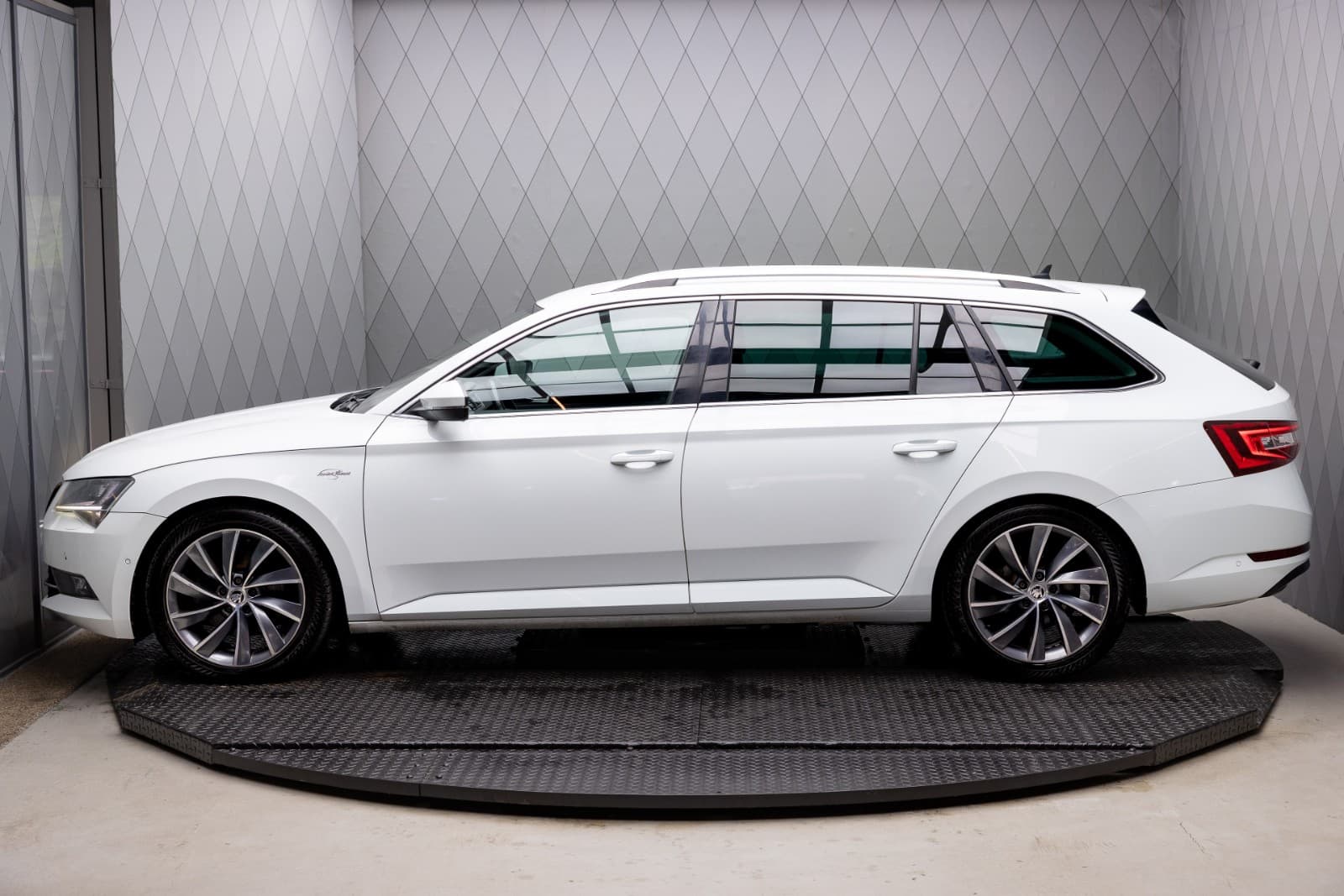 Skoda Superb - bilde 8