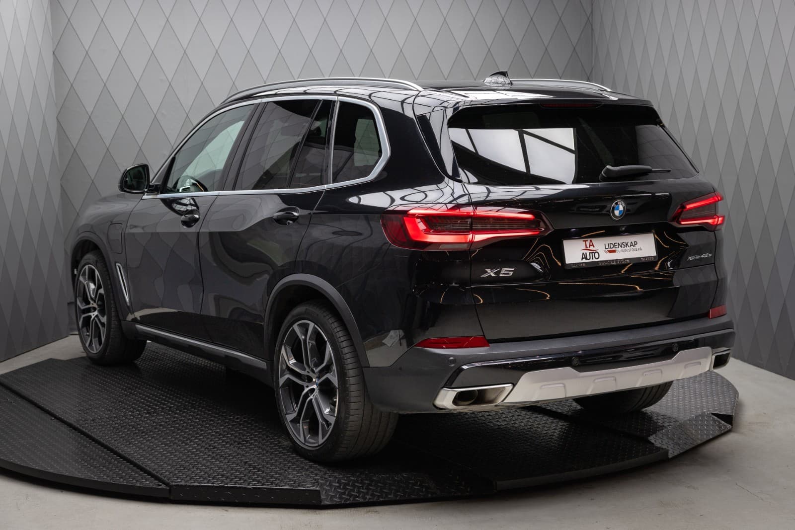 BMW X5 - bilde 1