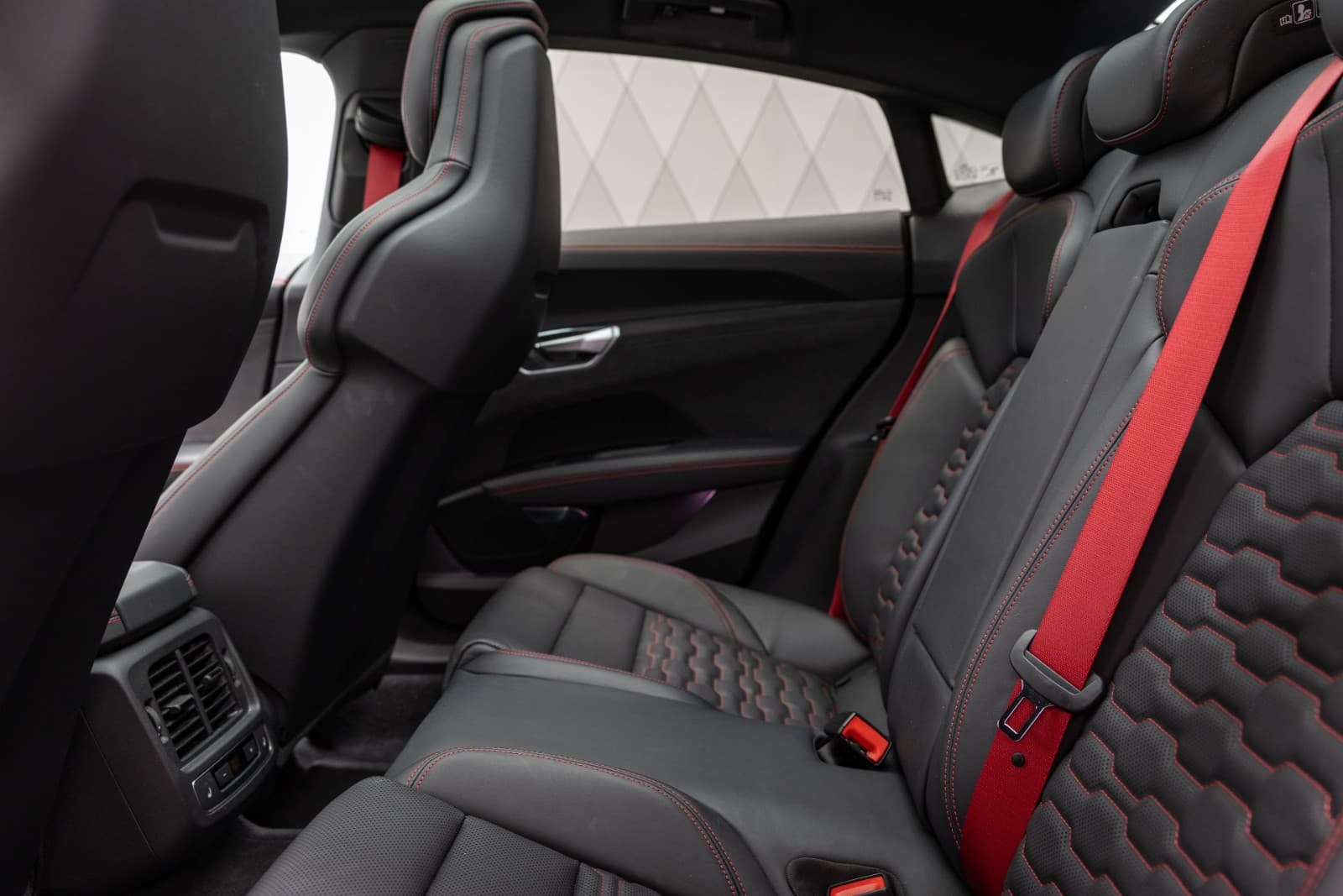 Audi e-tron GT RS - bilde 37