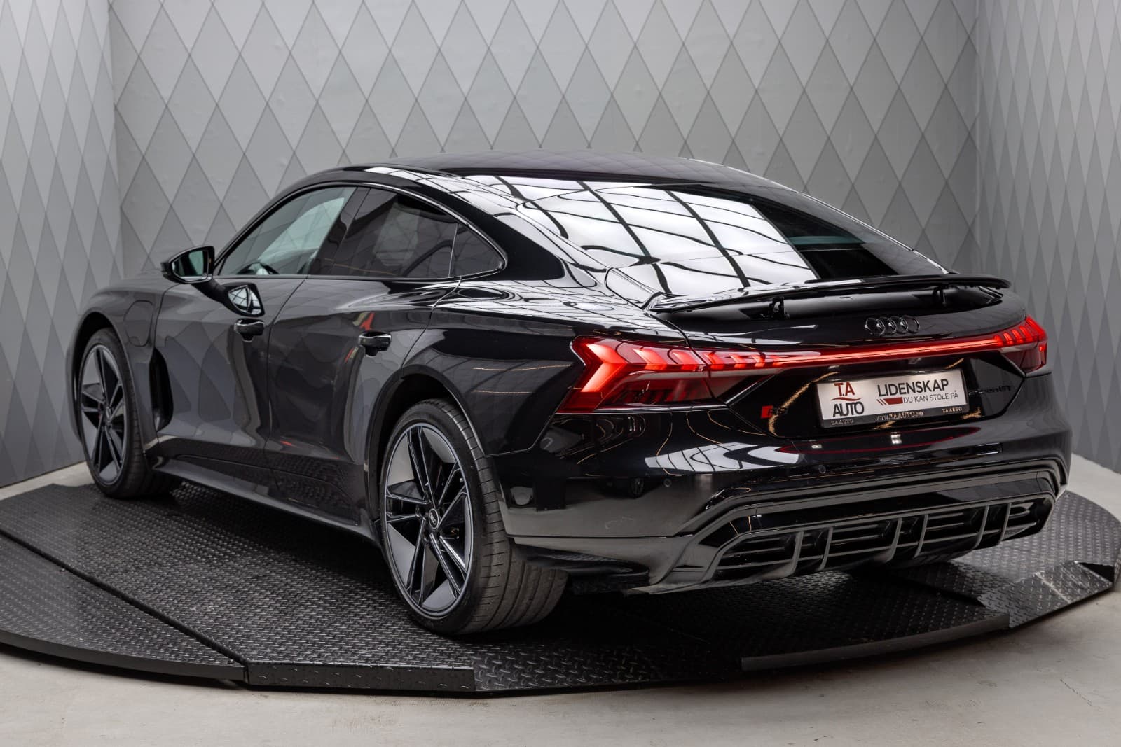Audi e-tron GT RS - bilde 1
