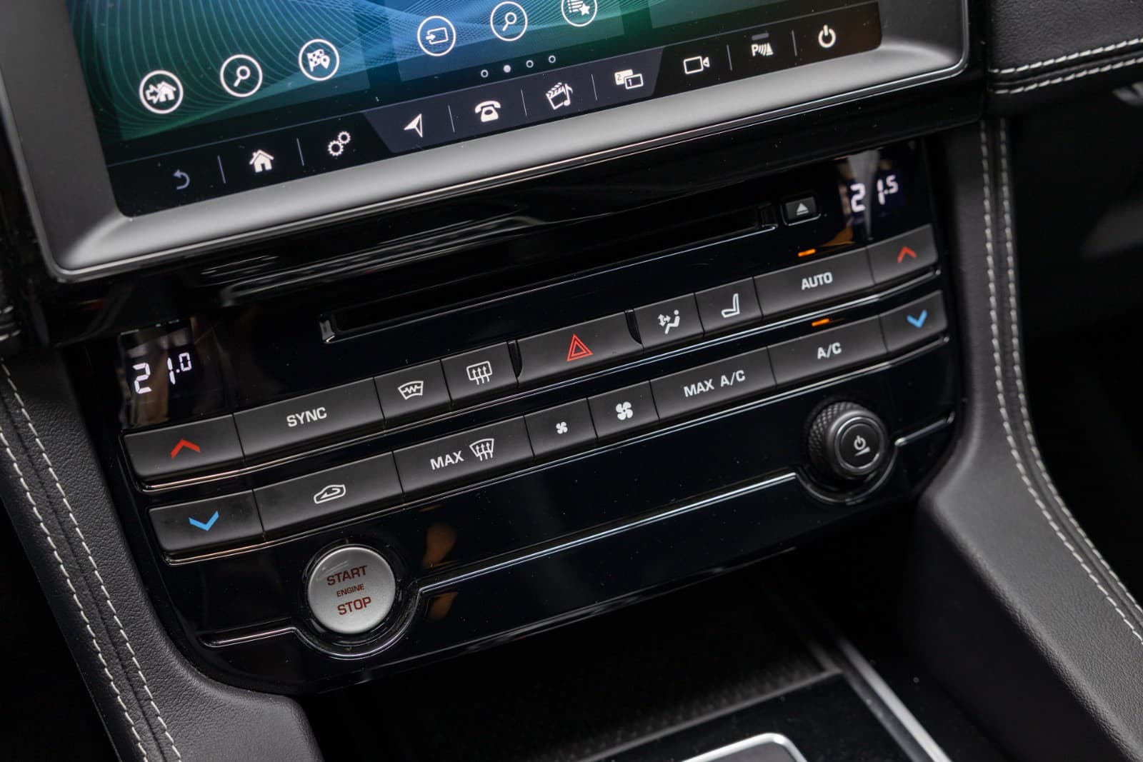 Jaguar F-PACE - bilde 31