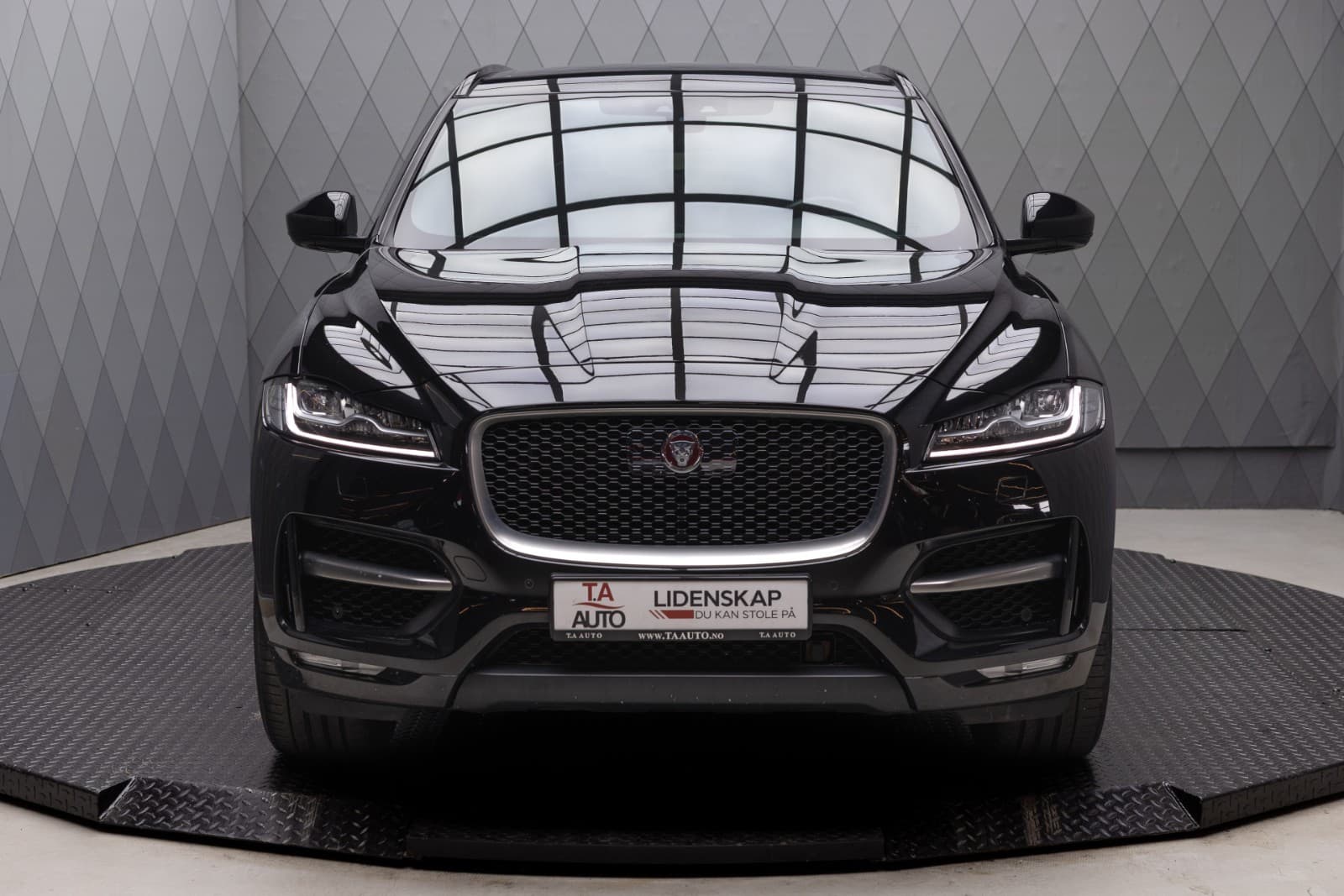 Jaguar F-PACE - bilde 4