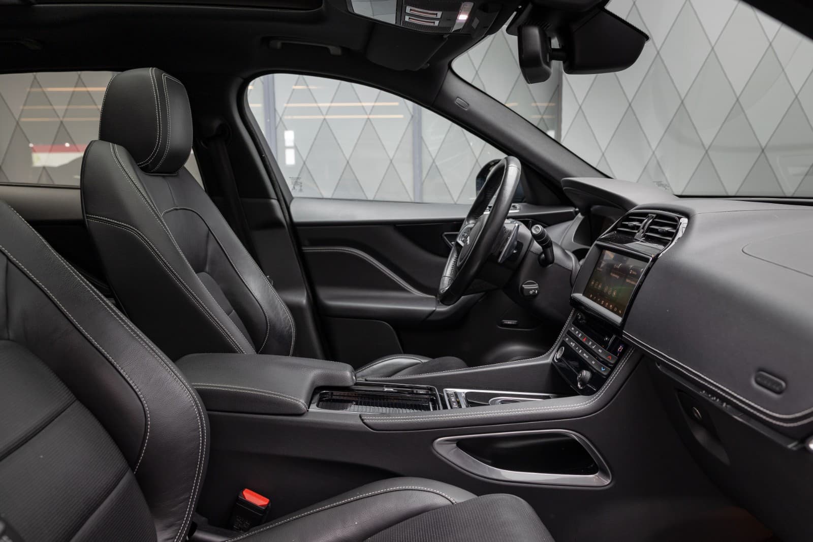 Jaguar F-PACE - bilde 39