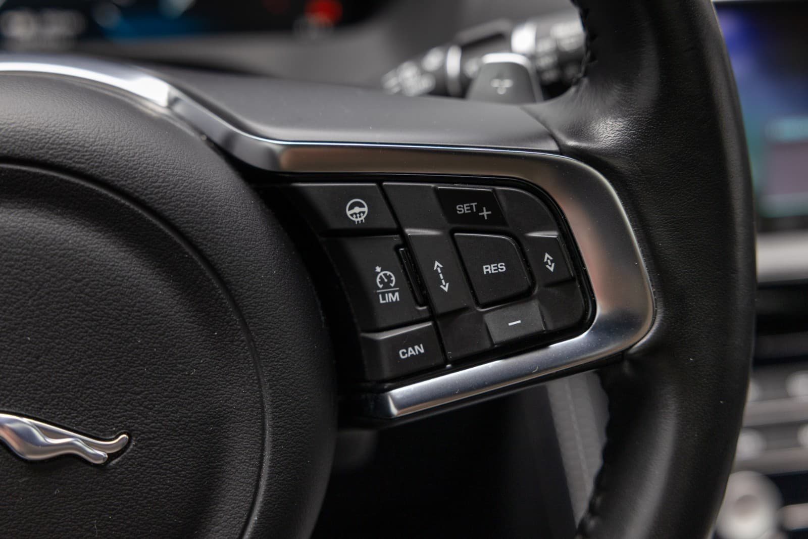 Jaguar F-PACE - bilde 25