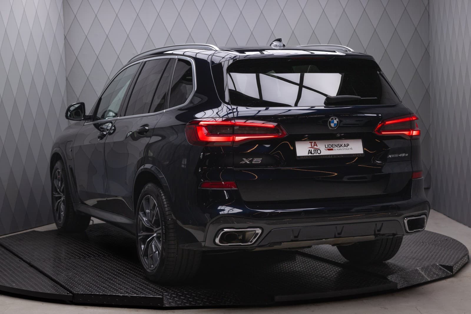 BMW X5 - bilde 1