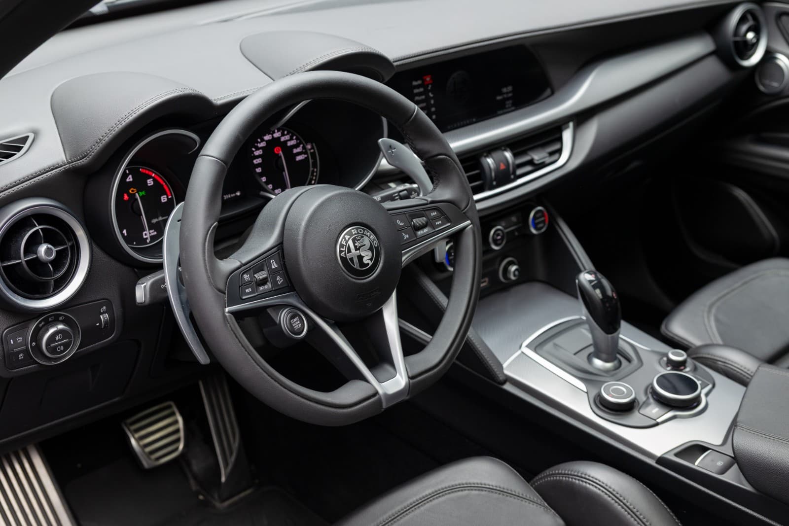 Alfa Romeo Stelvio - bilde 17
