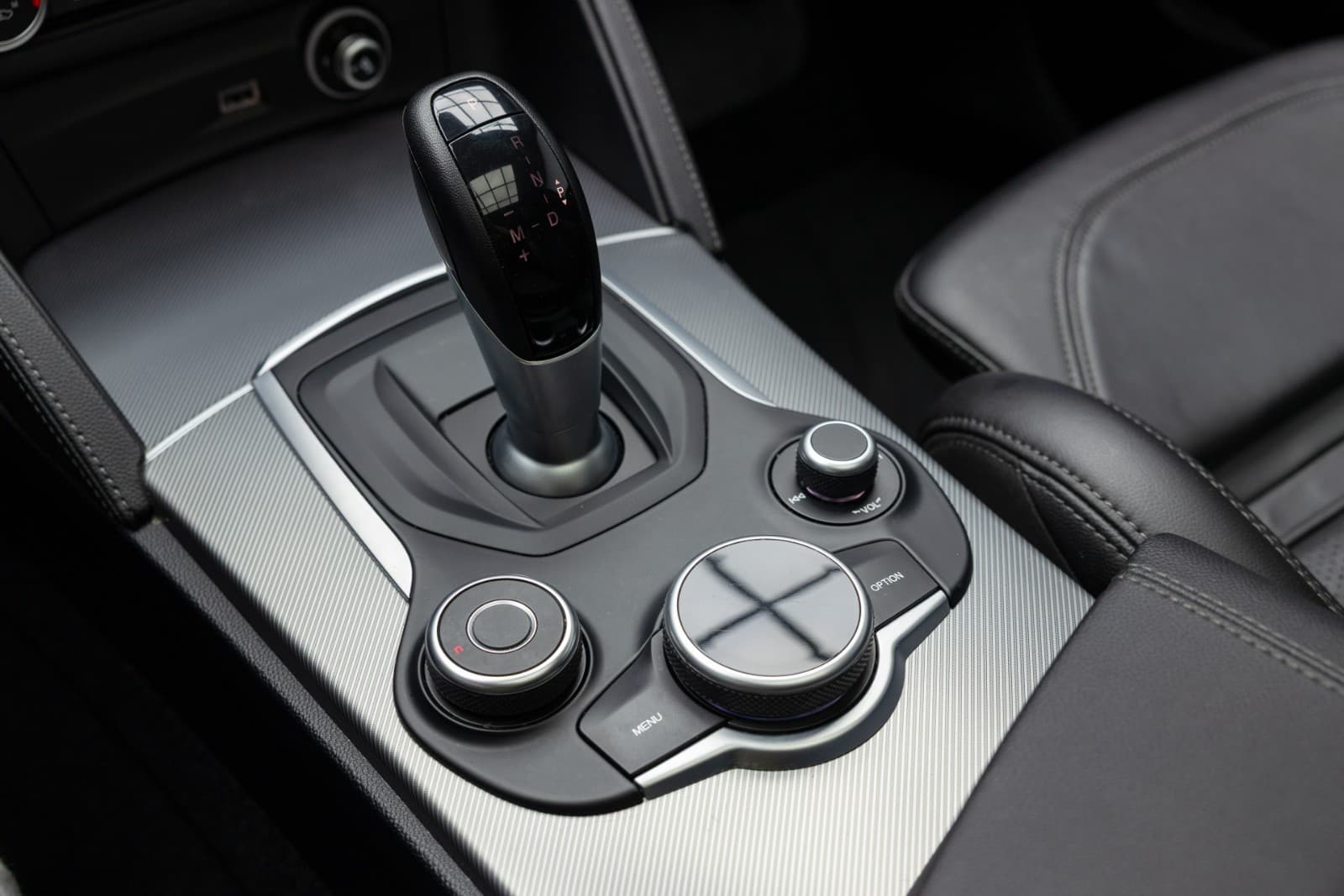 Alfa Romeo Stelvio - bilde 32