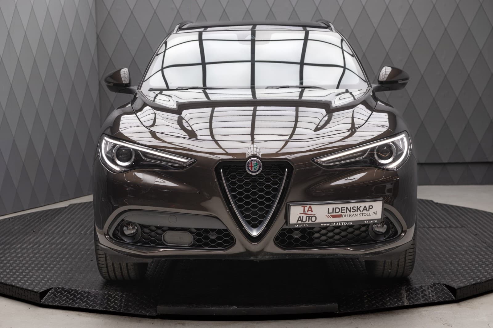 Alfa Romeo Stelvio - bilde 4