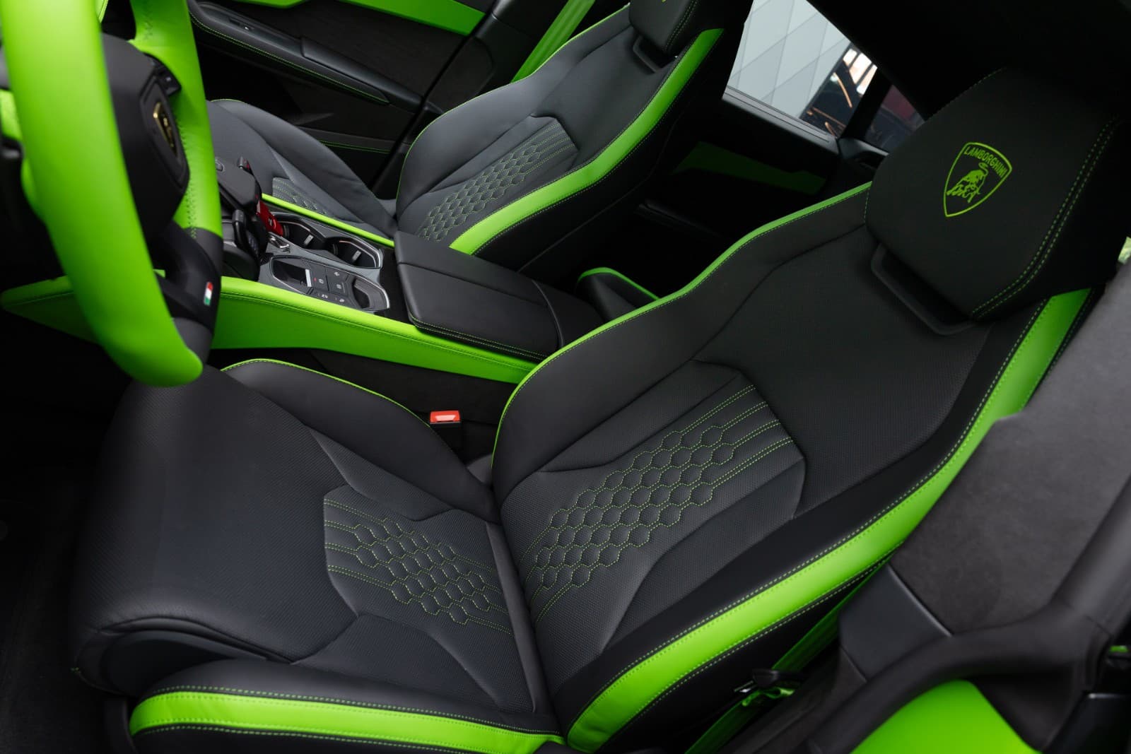 Lamborghini Urus - bilde 27