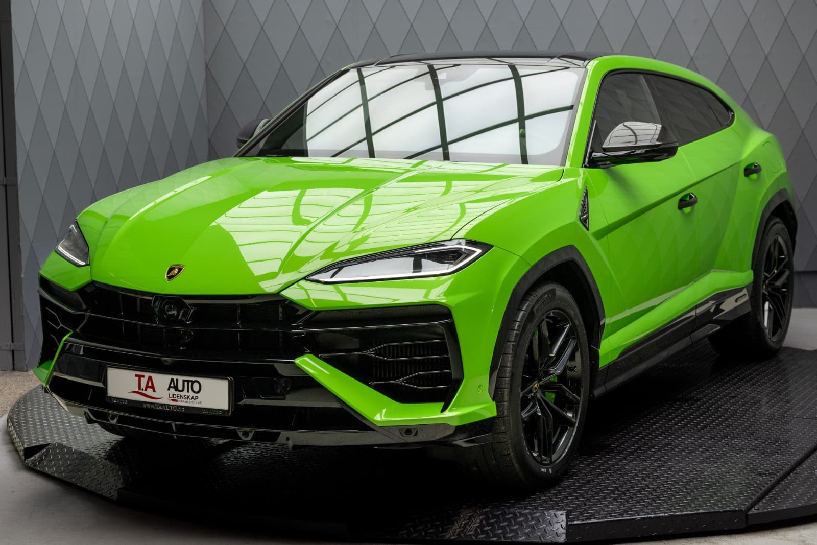 Lamborghini Urus - bilde 3