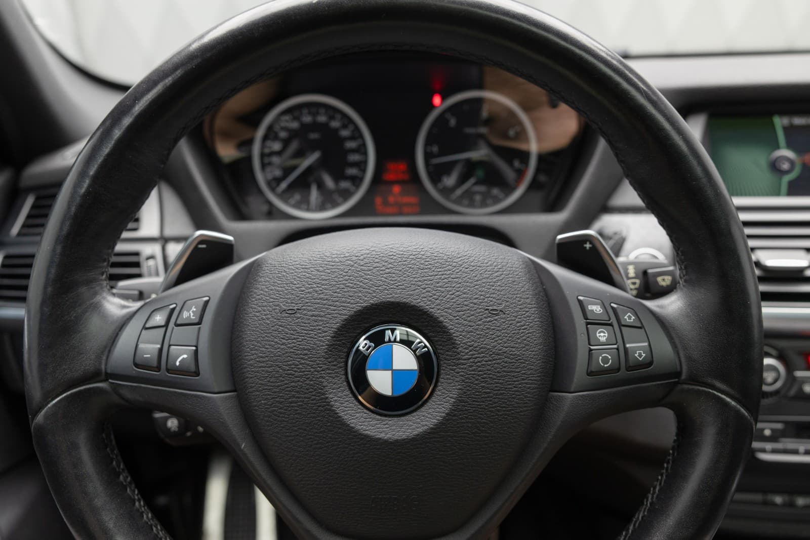 BMW X6 - bilde 18