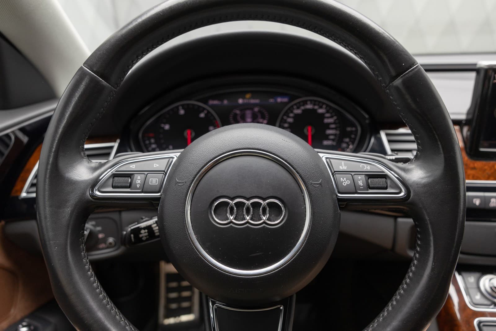 Audi A8 - bilde 17