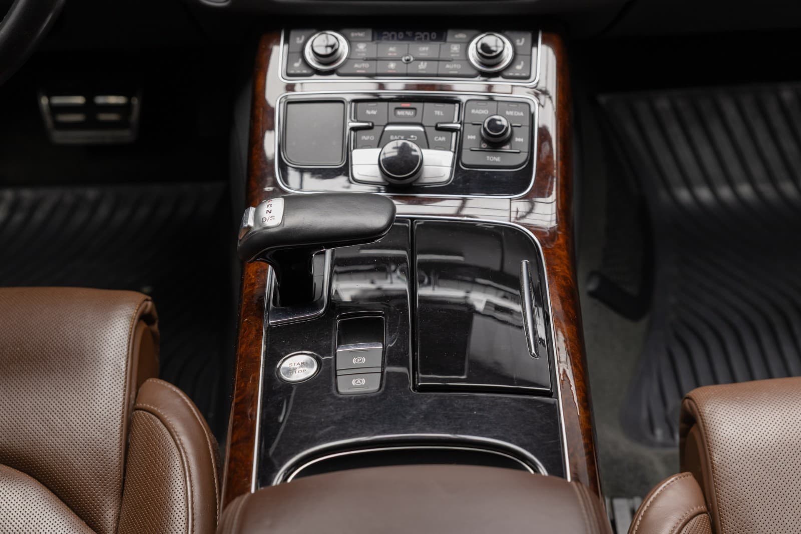 Audi A8 - bilde 19