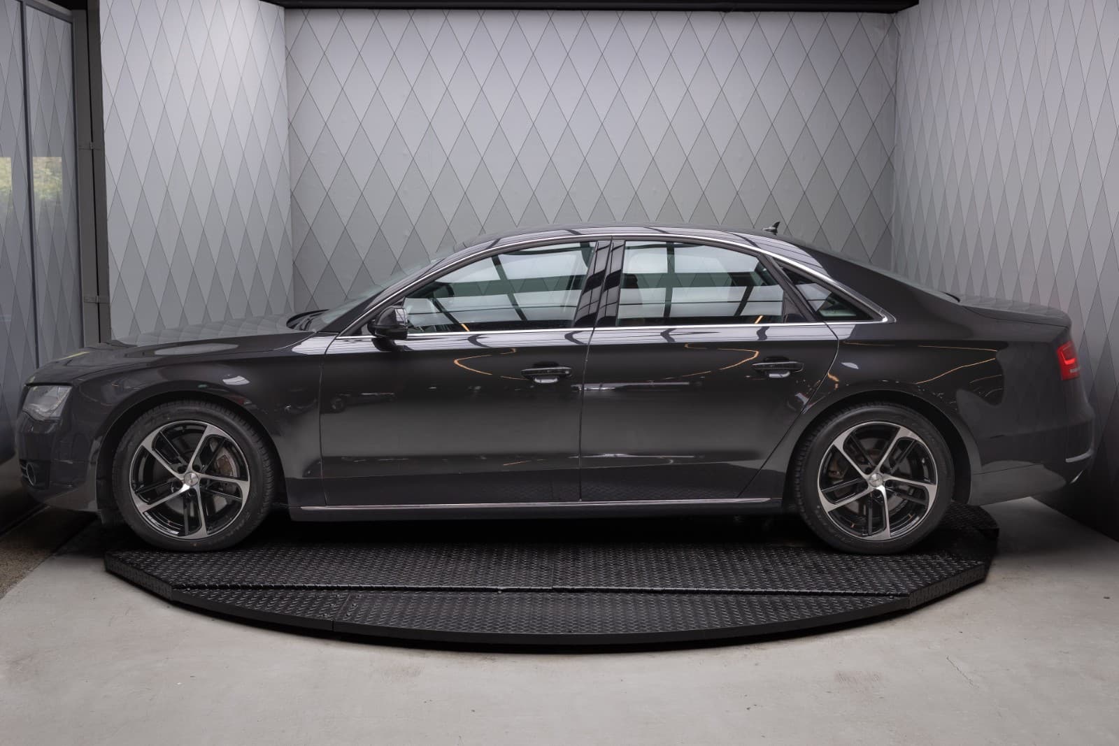 Audi A8 - bilde 9