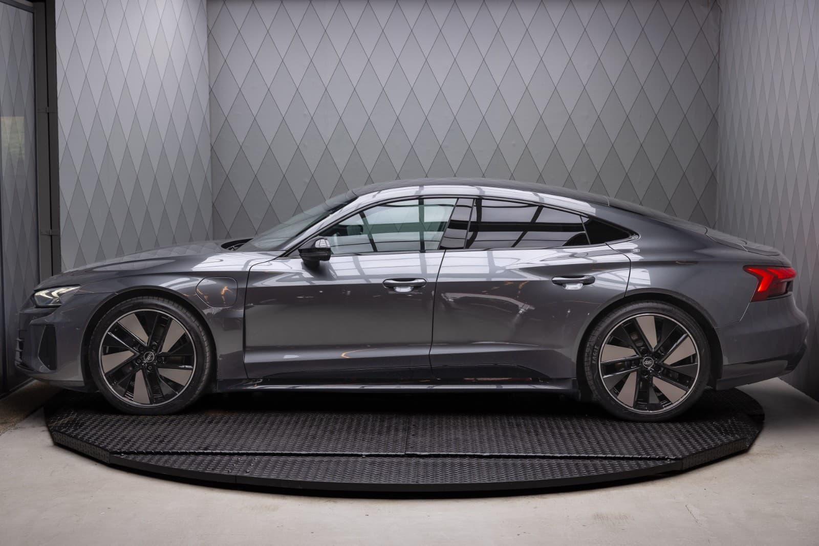 Audi e-tron GT - bilde 8