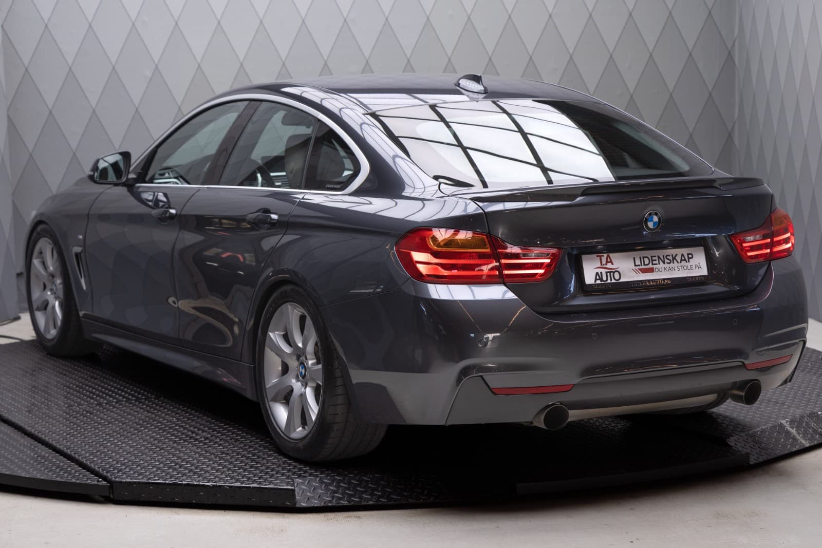 BMW 420i - bilde 1