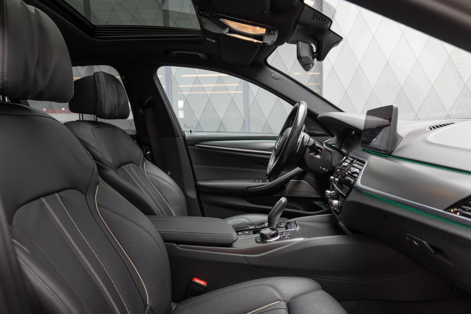 BMW 545e - bilde 43