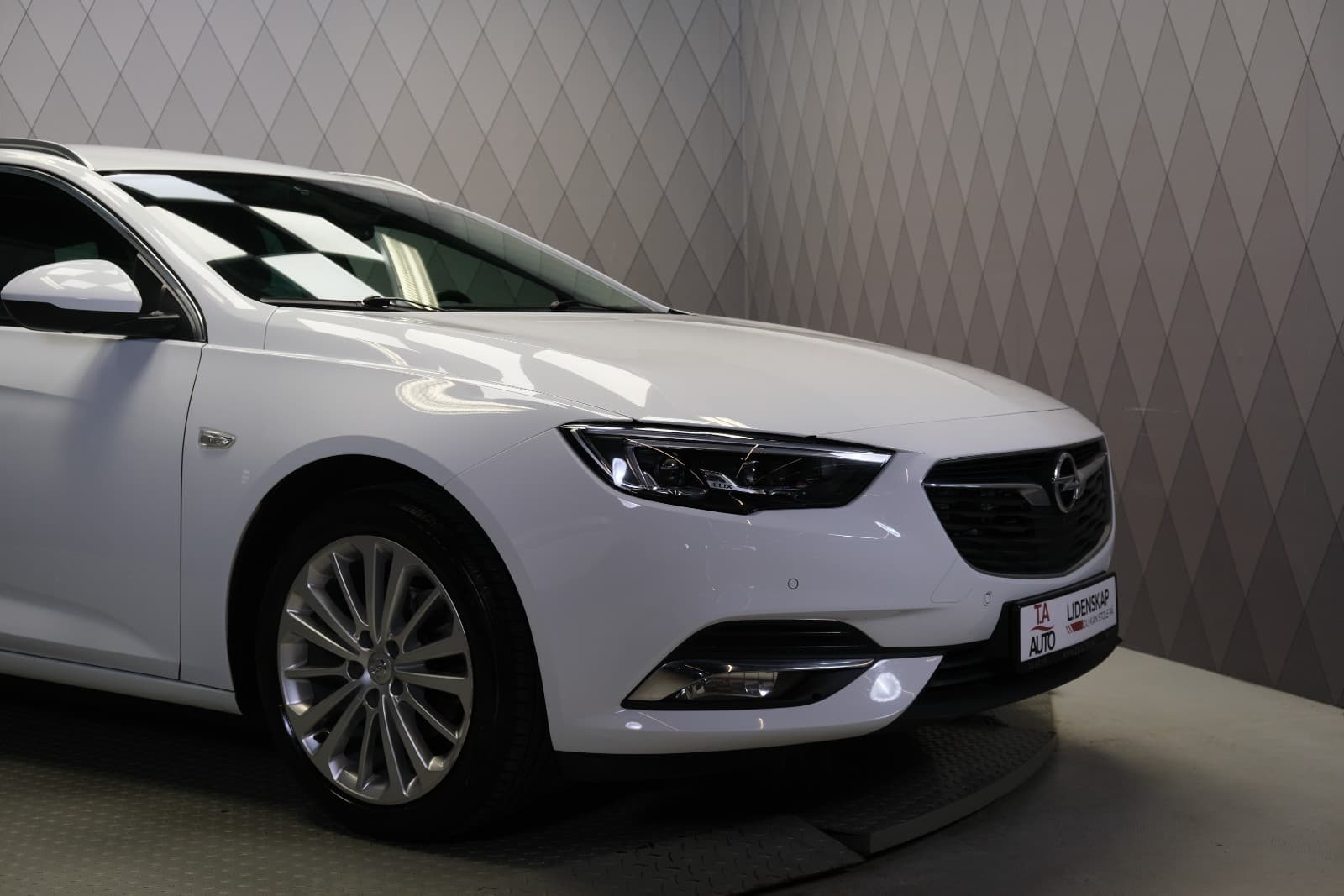 Opel Insignia - bilde 3