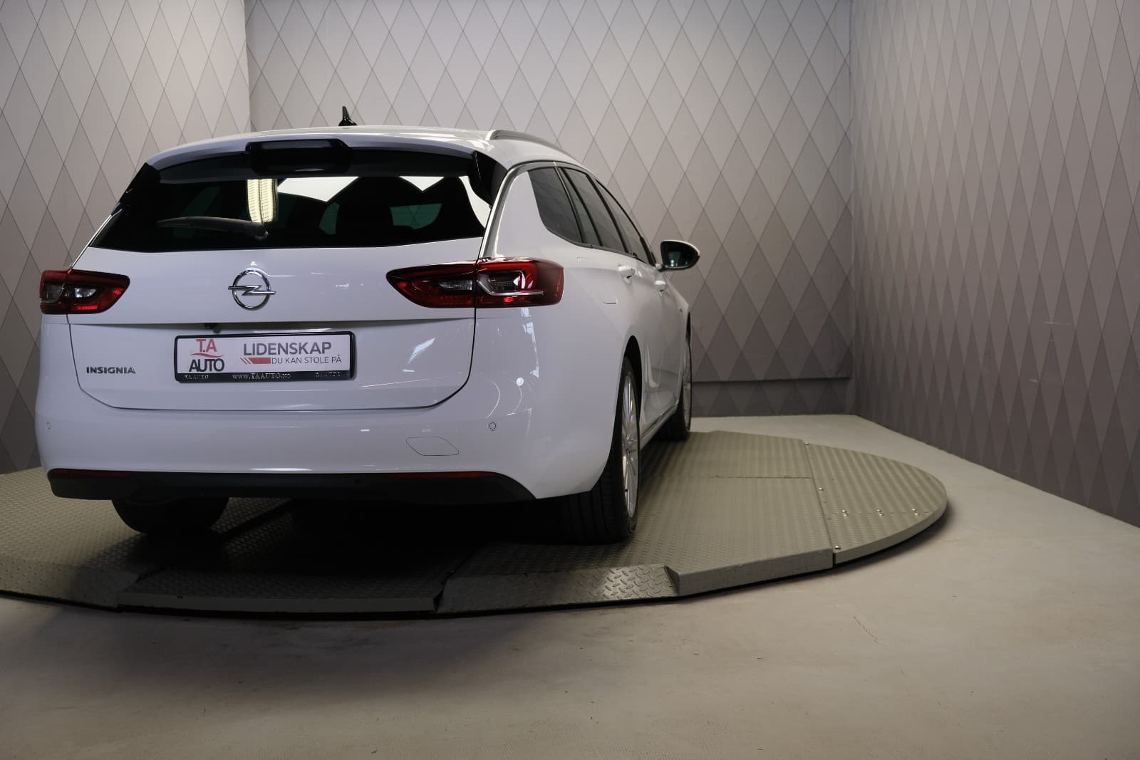 Opel Insignia - bilde 8