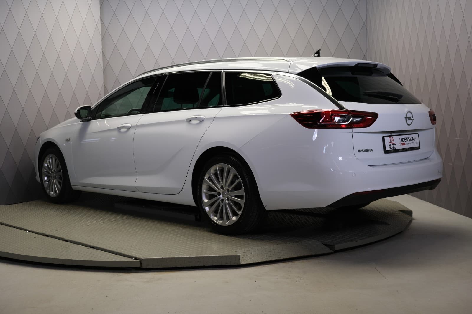 Opel Insignia - bilde 11