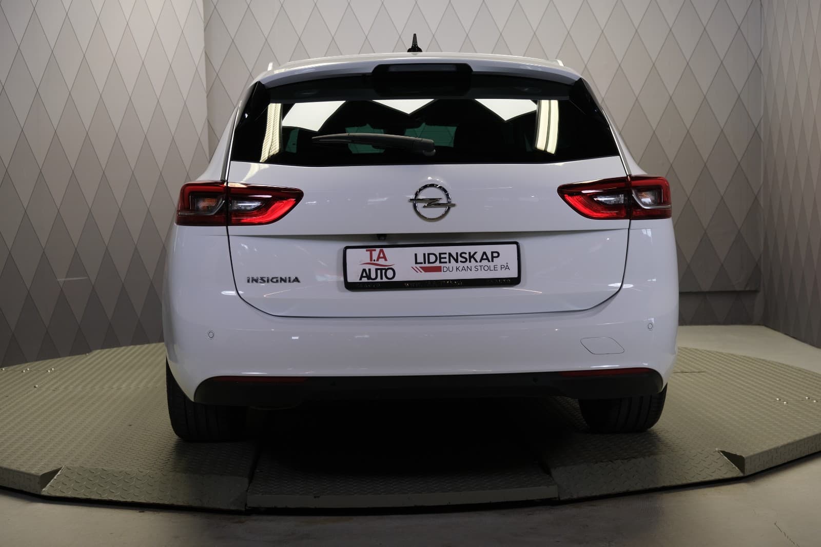 Opel Insignia - bilde 9