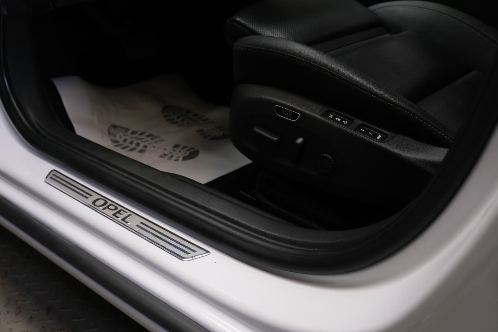 Opel Insignia - bilde 25