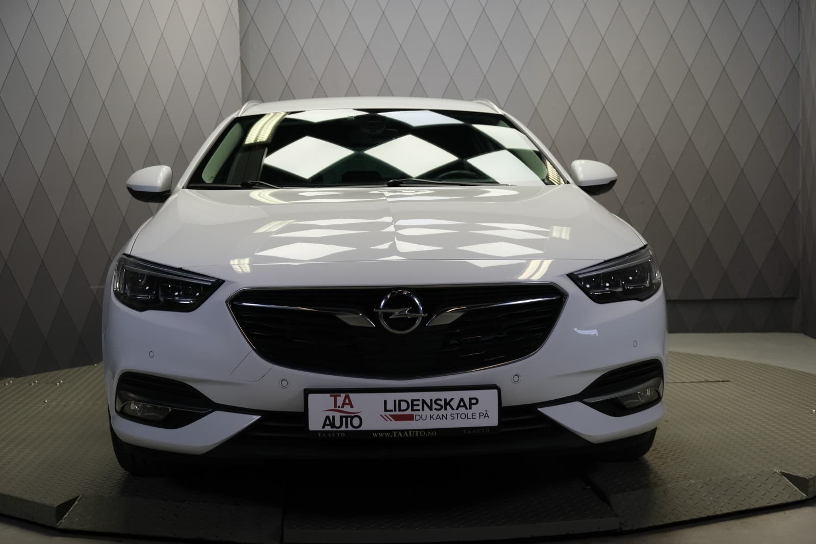 Opel Insignia - bilde 17