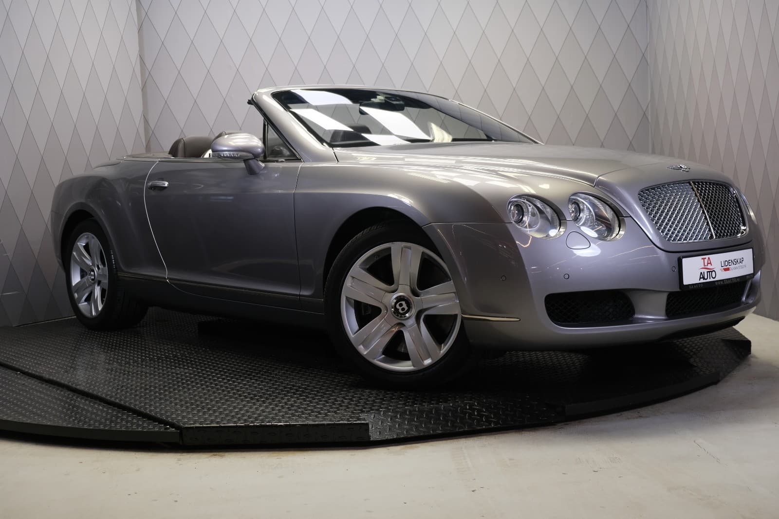 Bentley Continental GTC - bilde 1