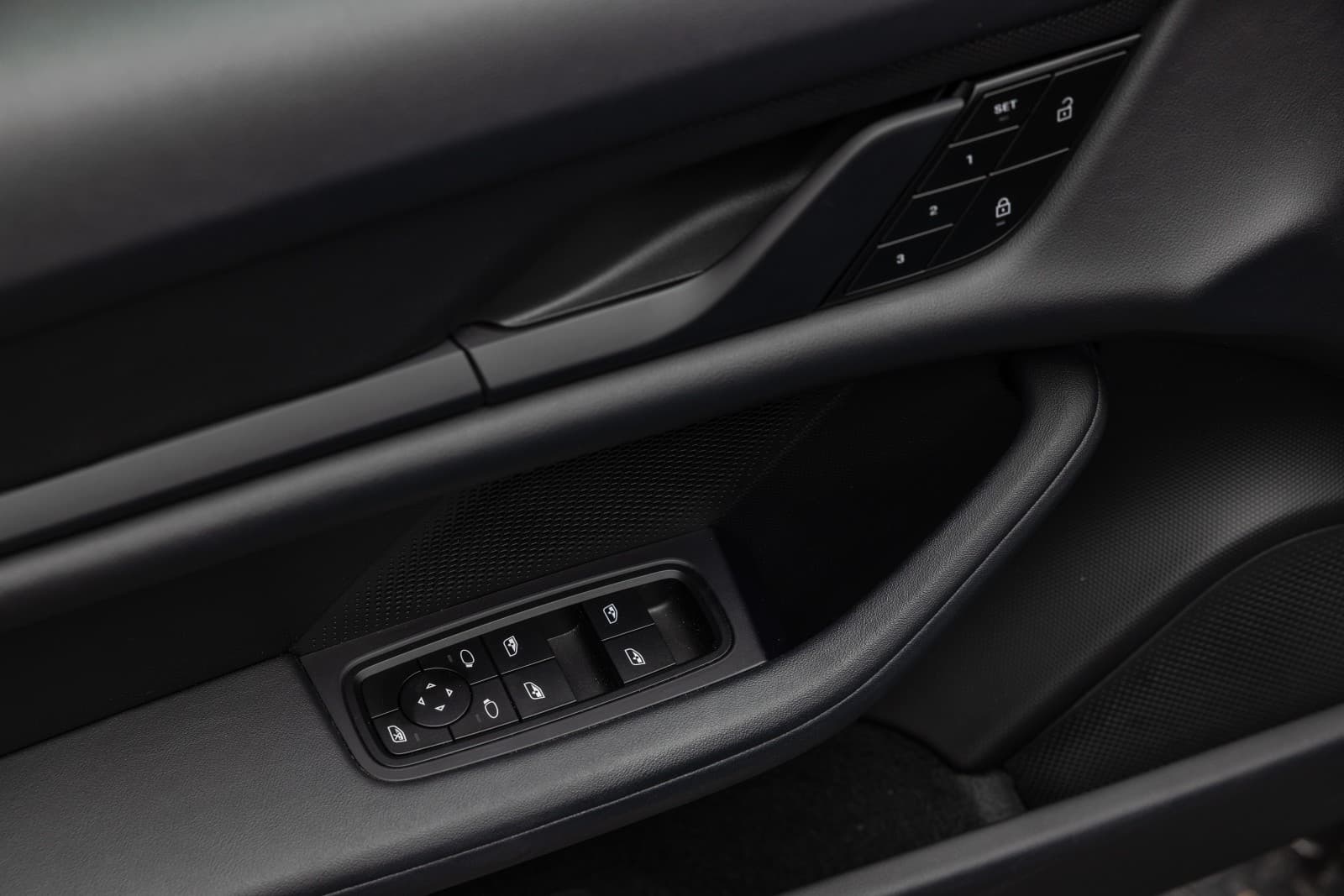 Porsche Taycan Cross Turismo - bilde 16