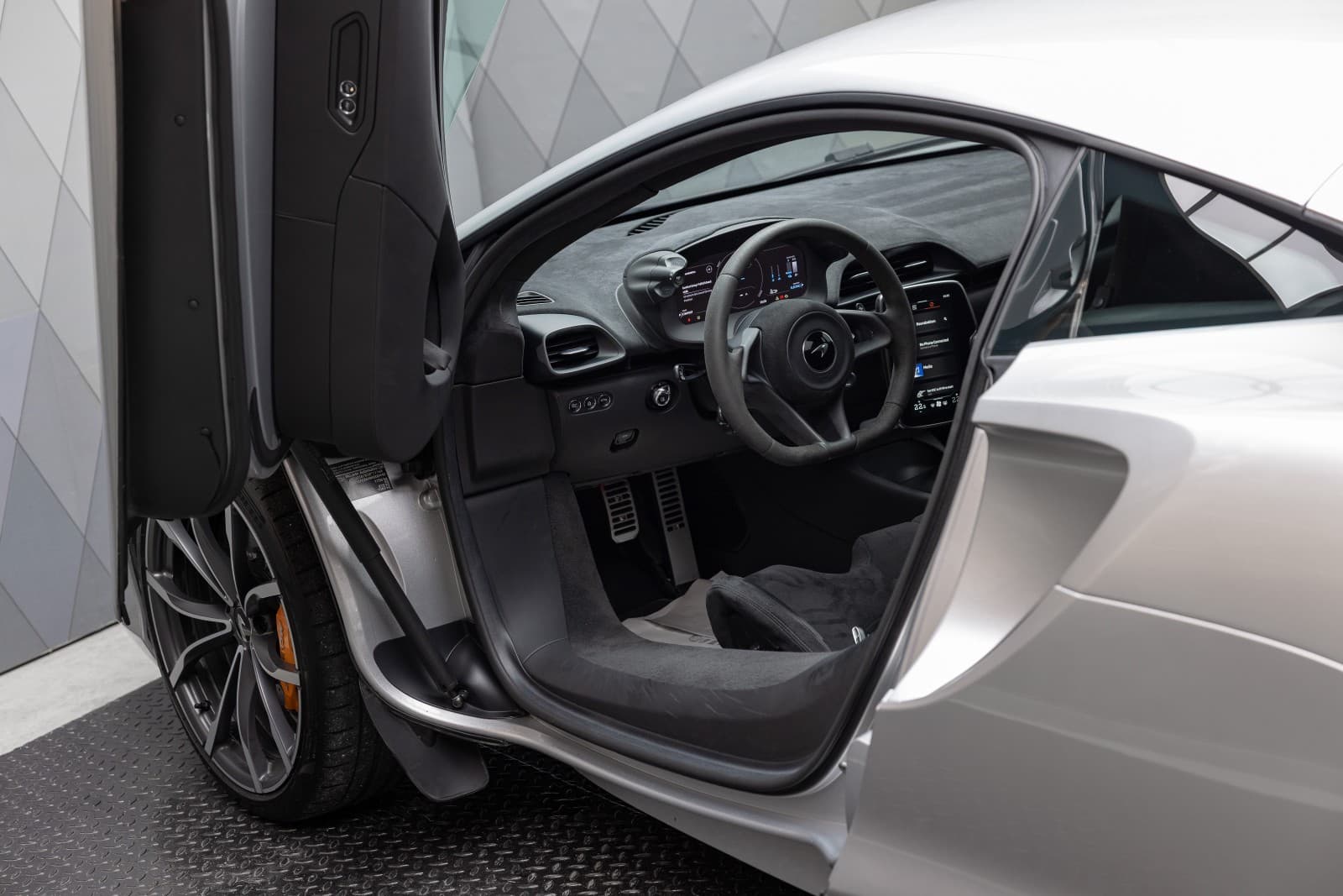 McLaren Artura - bilde 28